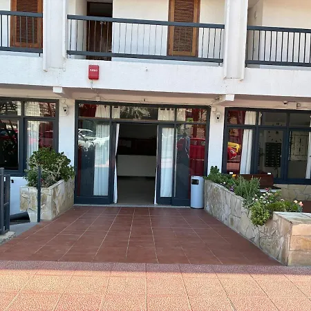 Playa De Americas Apto Cerca De La Playa, Con Piscina Y Parking