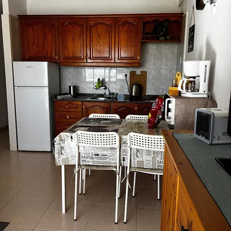 Con Piscinas Y Parking *