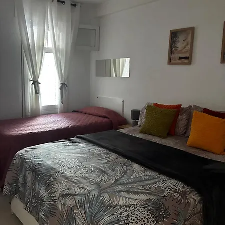 Playa De Americas Apto Cerca De La Playa, Con Piscina Y Parking Апартаменты *
