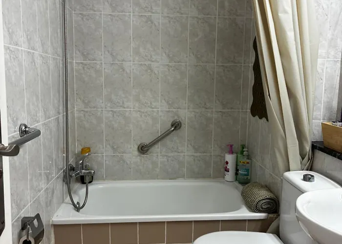 Playa De Americas Apto Cerca De La Playa, Con Piscina Y Parking