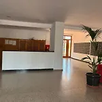 Playa De Americas Apto Cerca De La Playa, Con Piscina Y Parking Apartment