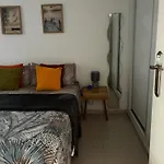 Apartment Playa De Americas Apto Cerca De La Playa, Con Piscina Y Parking *