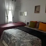 Playa De Americas Apto Cerca De La Playa, Con Piscina Y Parking Apartment *