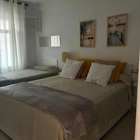 Con Piscinas Y Parking *