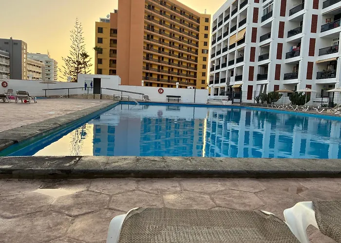 Playa De Americas Apto Cerca De La Playa, Con Piscina Y Parking