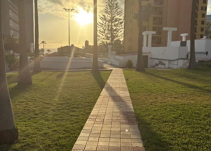 Апартаменты Playa De Americas Apto Cerca De La Playa, Con Piscina Y Parking *